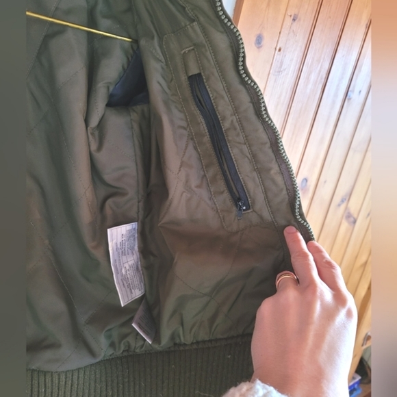 3/30$ 🎉SALE!!!🎉 Billabong Bomber Jacket - Green - XS🎉❤️ - Picture 3 of 4